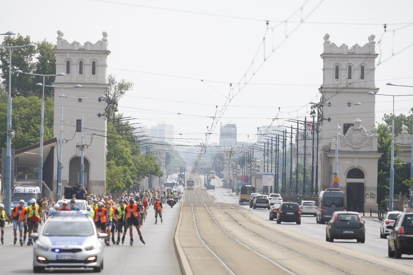 Wielki Przejazd Warszawski 2019. Na rowerach, hulajnogach, rolkach i deskorolkach pokonali ulice stolicy [ZDJĘCIA UCZESTNIKÓW]