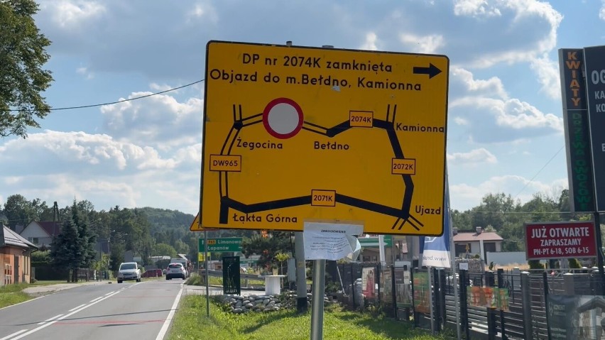 Przebudowa drogi Żegocina-Bełdno na ukończeniu, od maja droga jest wyłączona z ruchu. Zdjęcia i film
