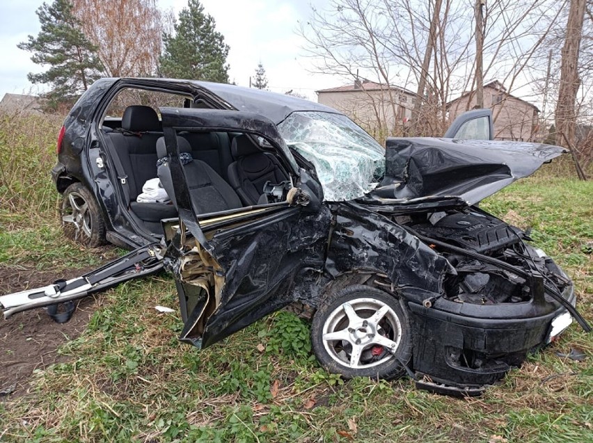 Wypadek na DK 12 w Przygłowie (gm. Sulejów). Czołowe...