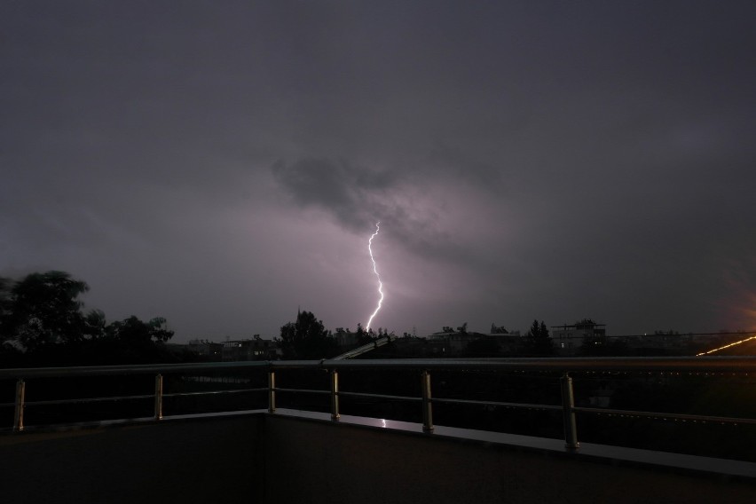 Ostrzeżenia meteo przed burzami w województwie łódzkim. Jaka...