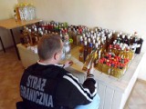 Darłowo: skonfiskowali nielegalny alkohol, papierosy i tytoń [ZDJĘCIA]