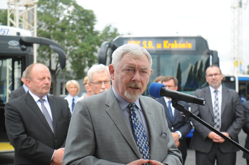 Do Krakowa dotarło 60 nowych ekologicznych autobusów [ZDJĘCIA, WIDEO]