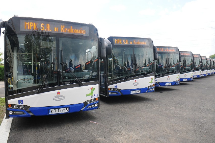 Do Krakowa dotarło 60 nowych ekologicznych autobusów [ZDJĘCIA, WIDEO]