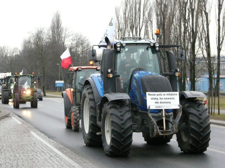 Protest rolników w Pabianicach. Utrudnienia w mieście ZDJĘCIA