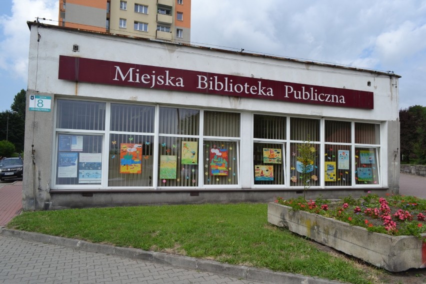 Filia nr 7 MBP w Mysłowicach znajduje się naprzeciwko dworca...