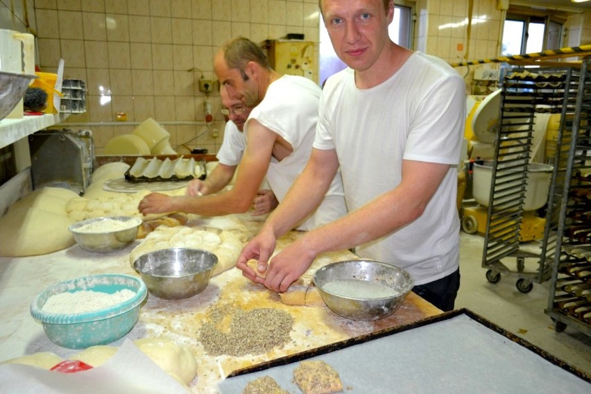 Goniec Rumski: Tak pracują piekarze