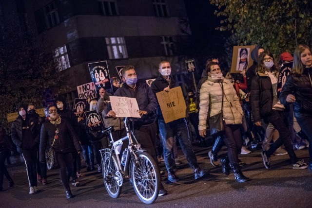 W Brodnicy kobiety po raz siódmy wyszły na ulice miasta, aby wyrazić swój sprzeciw wobec orzeczenia Trybunału Konstytucyjnego z dnia 22 października