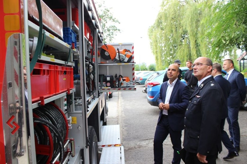 Strażacy z Żor dostali nowy sprzęt z dotacji Ministerstwa Sprawiedliwości - ZDJĘCIA