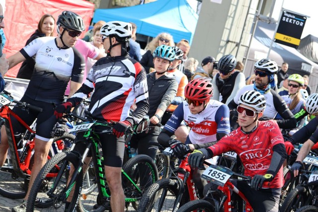 Bike Atelier MTB Maraton przyciągnął tłumy zawodników i mieszkańców, którzy ich dopingowali