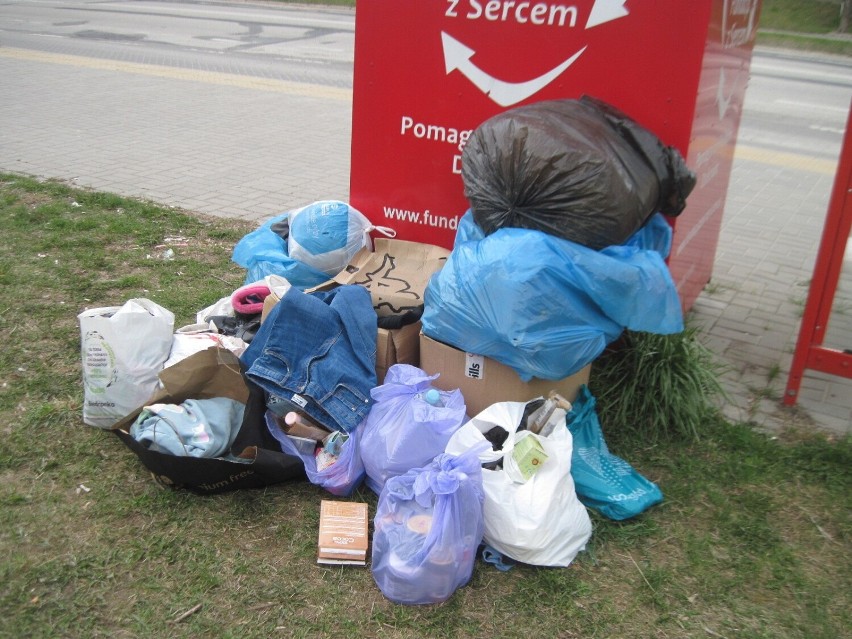Lublin. Jak to właściwie jest z tymi kontenerami na używaną odzież? 