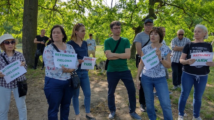 Mieszkańcy Zielonej Góry protestują przeciwko wycince drzew...