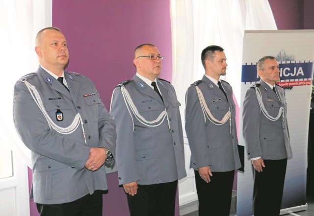 Od lewej stoją: insp. Paweł Spychała, insp. Krzysztof Różański, mł. insp. Paweł Zawada, podinsp. Dariusz Jędrzejczak