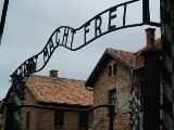 Auschwitz: rocznica pierwszej egzekucji, stracili w niej życie mieszkańcy naszego regionu