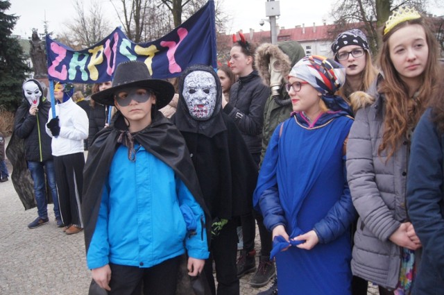 Zapusty Radomsko 2016. Kolorowy korowód na ulicach miasta