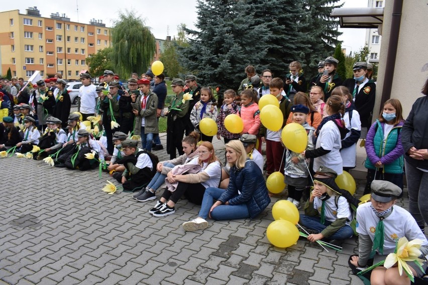 Harcerze biorący udział w Happeningu dla Buskiego Hospicjum.