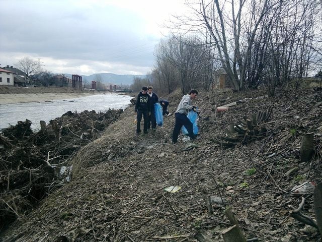 Bielsko-Biała: wędkarze posprzątali rzekę Białą i znaleźli niezwykłe rzeczy