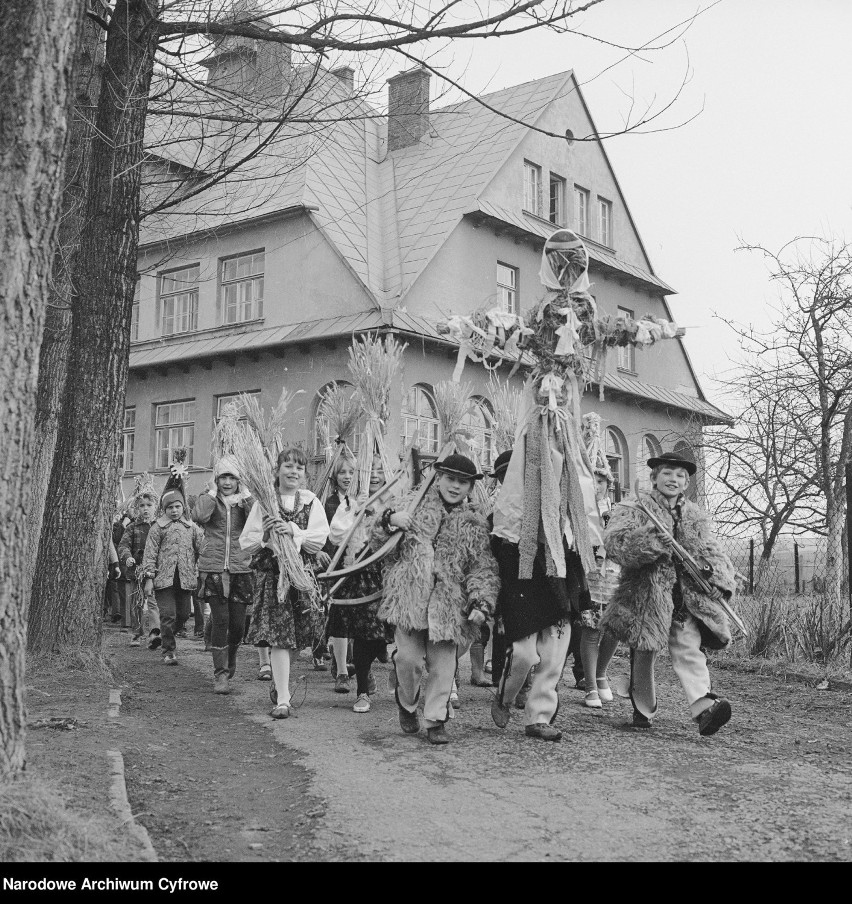 Obrzęd topienia Marzanny w Dunajcu, 1970 - 1980 r.