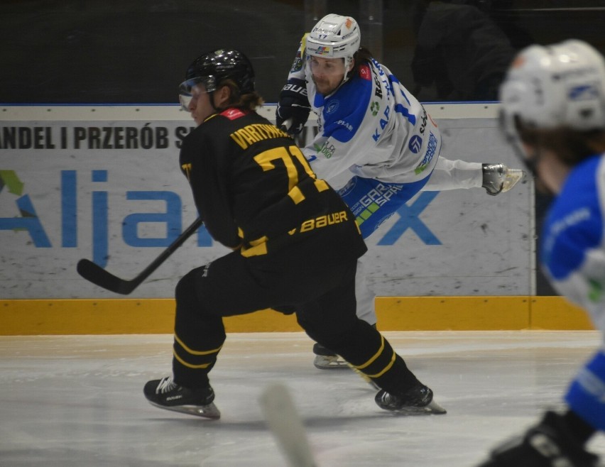 Trzeci mecz hokejowego finału; Re-Plast Unia Oświęcim - GKS Katowice 2:3 po dogrywce