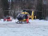 Wypadek narciarza w Zwardoniu. Lądował śmigłowiec LPR. Mężczyzna z urazem kręgosłupa trafił do szpitala.