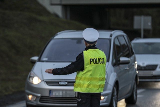 Policjanci sprawdzali trzeźwość kierowców wjeżdżających na S3