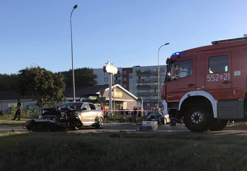 [AKTUALIZACJA] Zderzenie samochodu i motocykla w Redzie. Interweniował śmigłowiec LPR| ZDJĘCIA