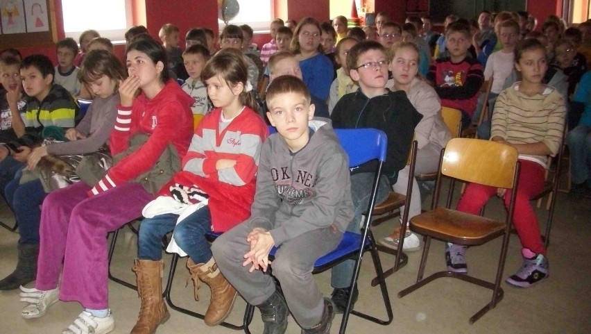 Nasza akcja. Kobylin - Uczniowie wiedzą, jak pomagać pupilom.  FOTY