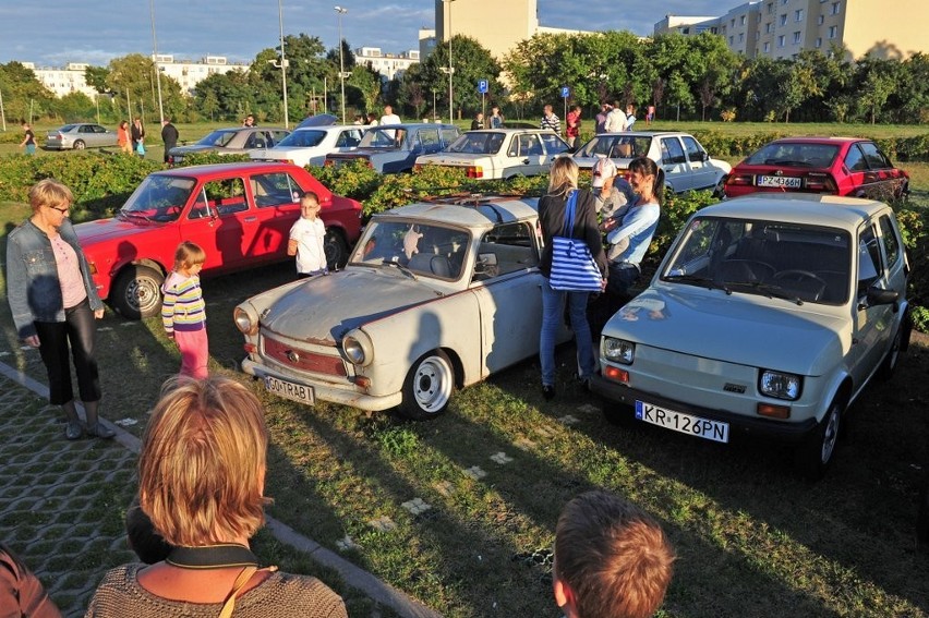 Zabytkowe samochody pod Ergo Areną