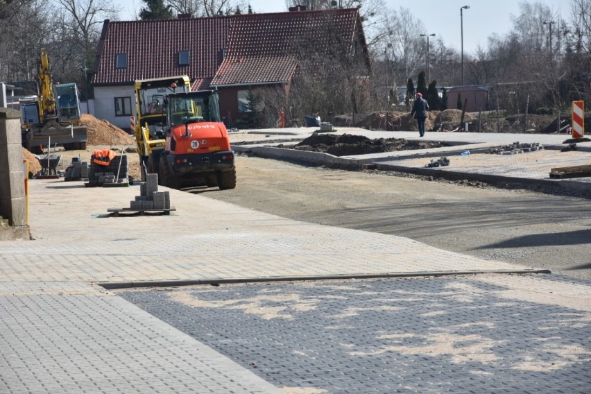 Budowa ulicy "za sądem" trwa. Wykonawcy zdążą przed terminem? [ZDJĘCIA] 