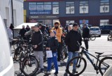 Akcja znakowania rowerów przed starostwem powiatowym w Obornikach [ZDJĘCIA]