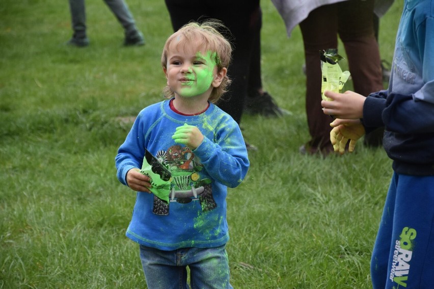 Holi Festiwal znów zagościł w Grodzisku. Zabawa była...