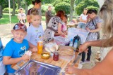 Masło w muzeum w Żarach. Dzieci, a przy okazji dorośli, dowiedziały się, jak powstaje prawdziwe masło