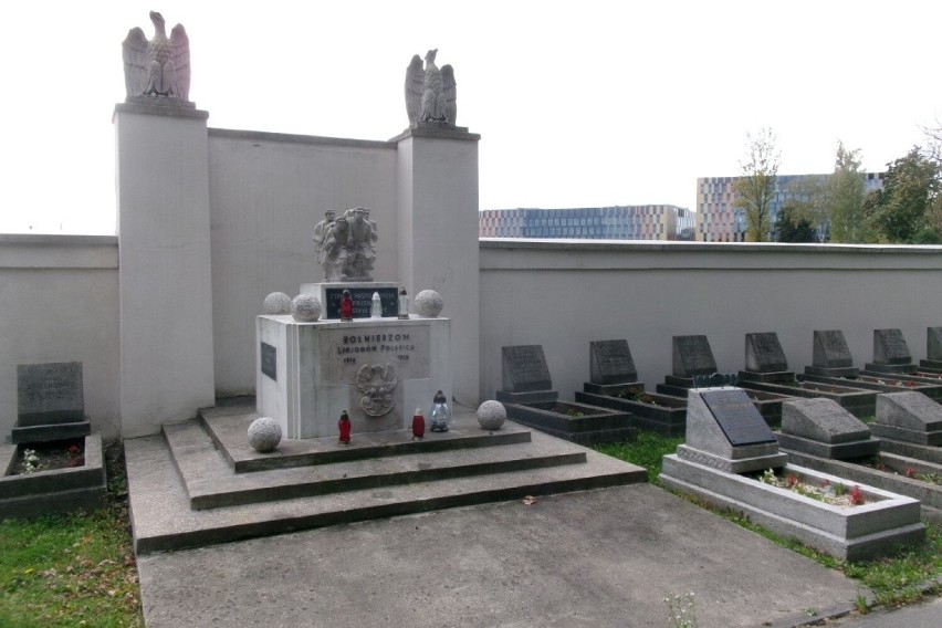 Na Cmentarzu Rakowickim rozpoczną się prace konserwatorskie i restauratorskie. Eksperci ponownie odwiedzą Kwaterę Poległych