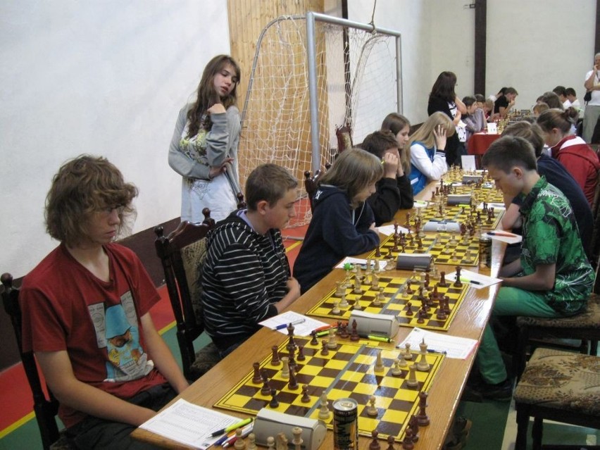 Młodzi ostrowscy szachiści zajęli 13. miejsce w Borowicach [ZDJĘCIA]