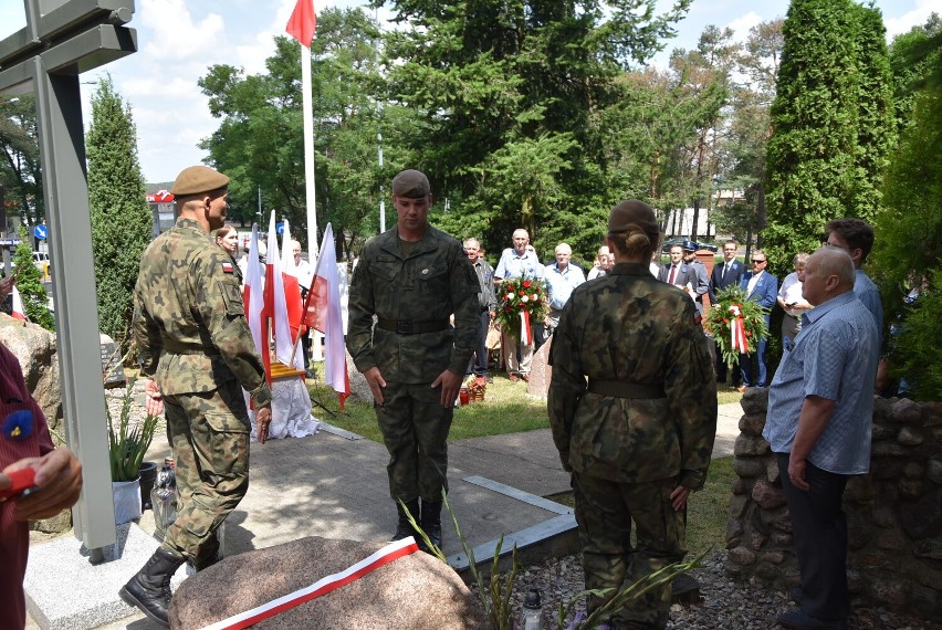 Uroczystość ku czci pomordowanych Polaków, na chodzieskim cmentarzu. "Ważna jest pamięć"