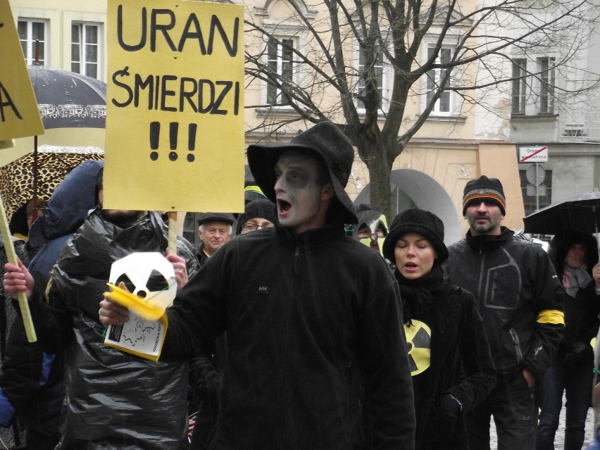 Protest przeciwko kopalniom uranu