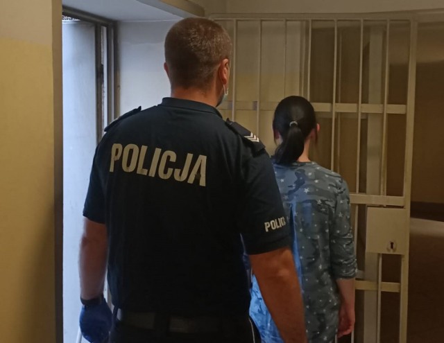 Rozbój w mieszkaniu na Łódzkiej w Piotrkowie. Gospodarza pobił nowy partner jego byłej partnerki, po czym ukradli mu laptopa i pieniądze