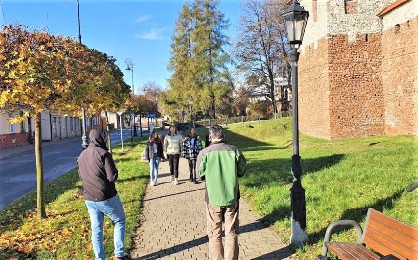 Zdjęcia z planu kręcenia teledysku do "Piosenki o moim...