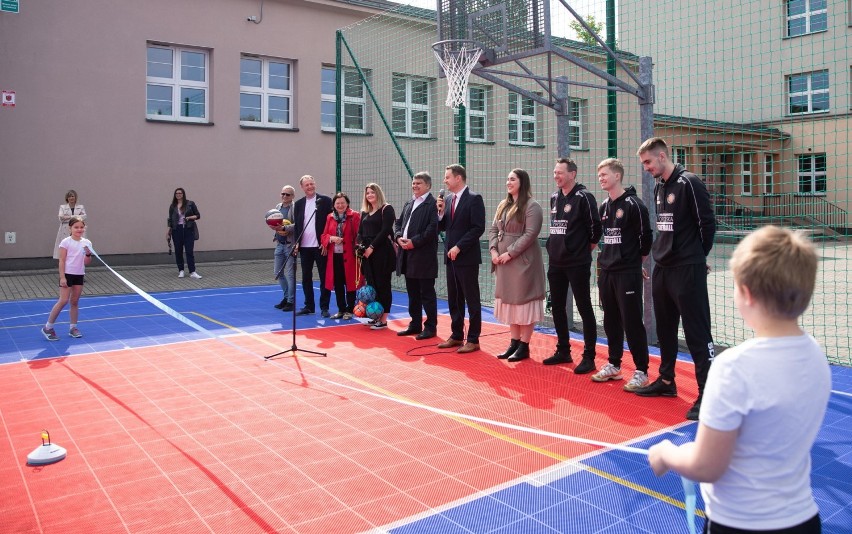 Nowe boisko przy Szkole Podstawowej nr 2 w Opolu