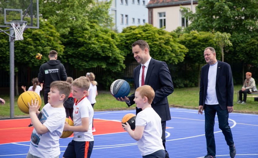 Nowe boisko przy Szkole Podstawowej nr 2 w Opolu