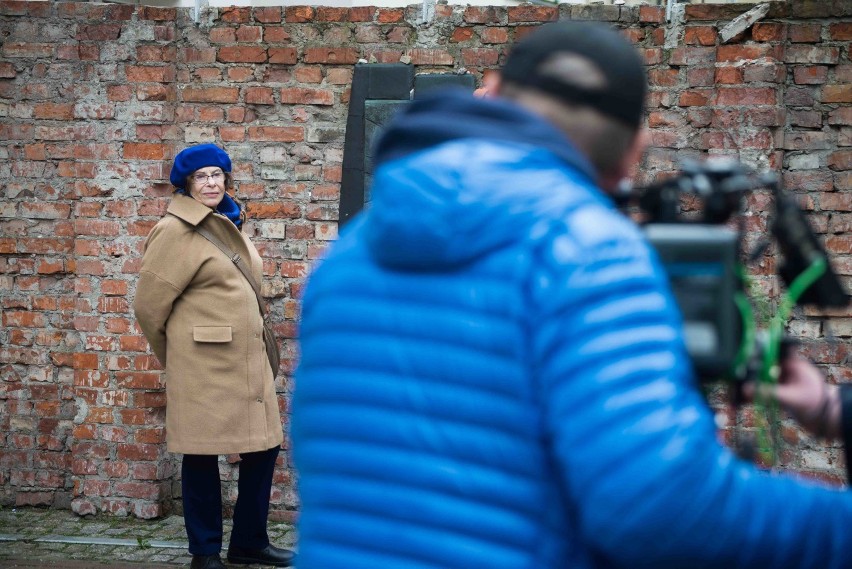 Kadry z filmu "Warszawa. Miasto podzielone"