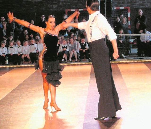 Na parkiecie hali OSiR podczas Turnieju Tańca Towarzyskiego w Kętach zatańczy w tym roku ponad 200 par