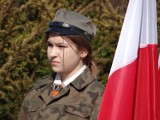 Dzień Pamięci Żołnierzy Wyklętych 2022 w Radomsku. Złożono kwiaty pod pomnikiem KWP. ZDJĘCIA, FILM