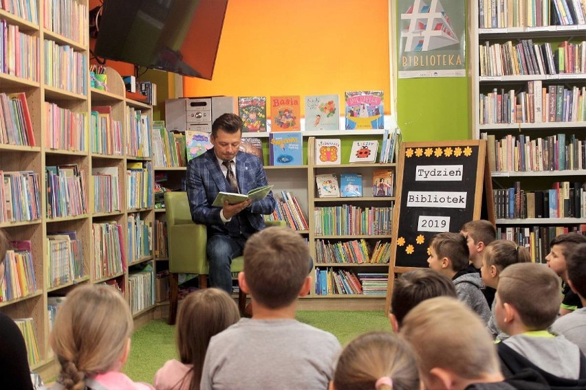 “Głośne czytanie” w Gminnego Centrum Kultury i Bibliotece...