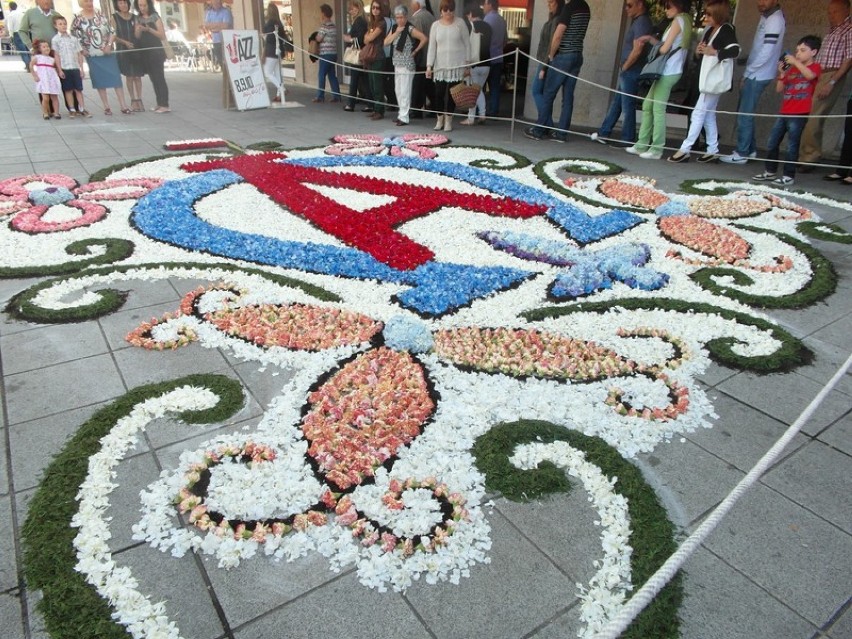 Kwiatowe dywany ze Spycimierza w Hiszpanii