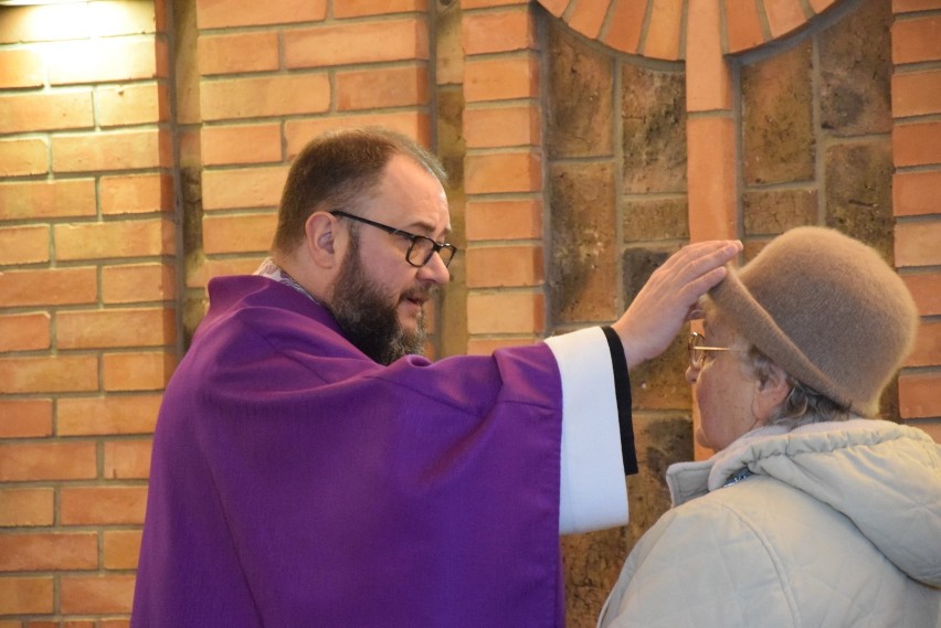 Popielec w parafii św. o. Pio w Tychach-Mąkołowcu