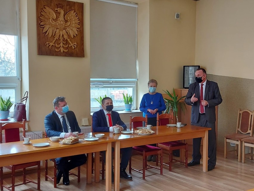 Minister Michał Wójcik spotkał się z rolnikami w gminie...