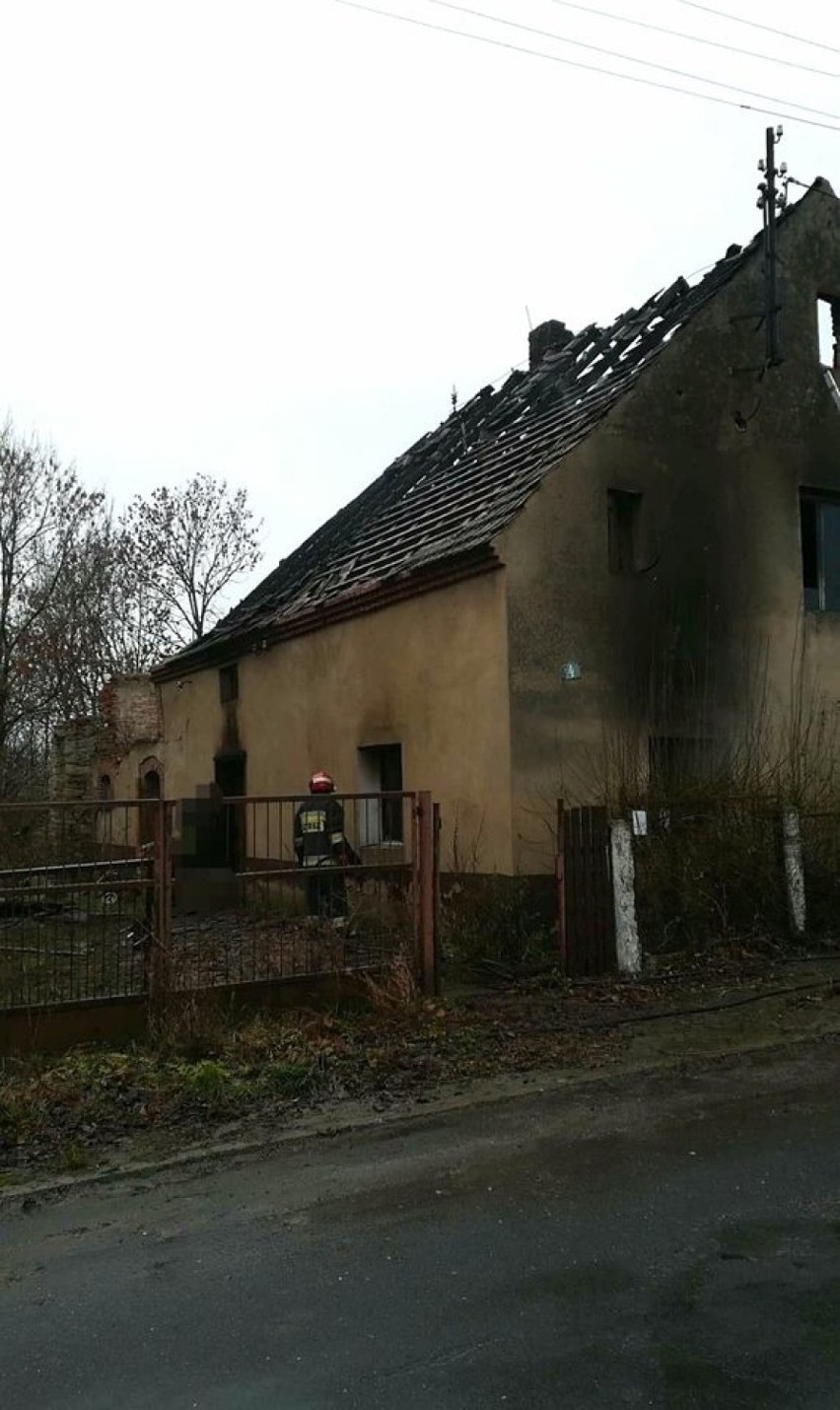 Pożar domu jednorodzinnego pod Strzelinem w miejscowości...
