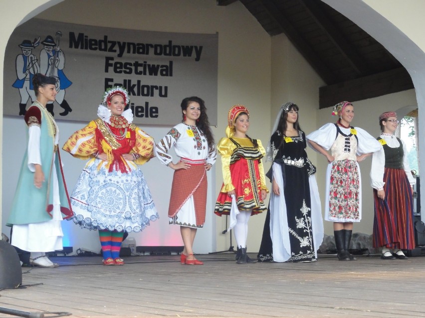 Wakacje na Kaszubach. Międzynarodowy Festiwal Folkloru został odwołany. Zobacz, jak wyglądała impreza w poprzednich latach [ZDJĘCIA]