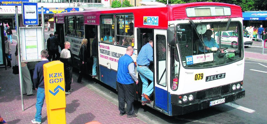 Popularnymi autobusami u przewoźników są także jelcze. Ich...