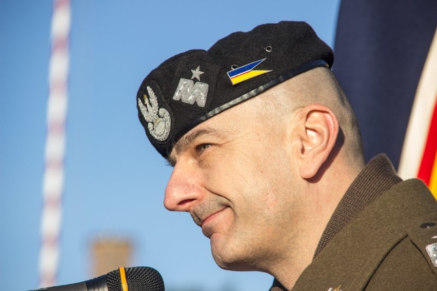 Generał Rajmund Andrzejczak jest naszym kandydatem na szefa wojskowego komitetu NATO. Przez kilka lat służył w Czarnej Dywizji!